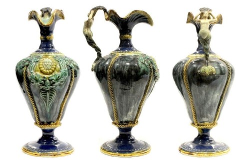 Dzbanek ze szkliwionej ceramiki, prawdopodobnie  BERNARD PALISSY  koniec XVIII w. początek XIX wieku.  Wymiary: wys. 29cm
