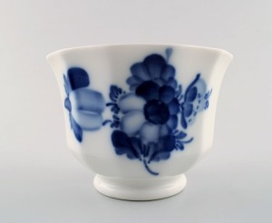 Kubek / miska/ cukiernica Royal Copenhagen z kolekcji "Niebieskie Kwiaty"