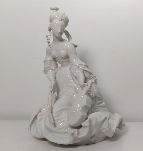Porcelanowa figurka damy z wiolonczelą KPM Berlin projekt Paul Scheurich  