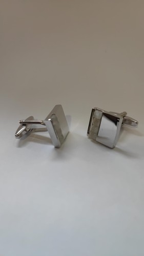 Spinki do mankietów srebrny połysk z aplikacją z białego kwarcu