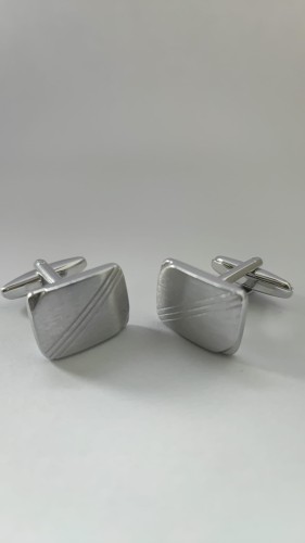 Spinki do mankietów matowe srebrne o delikatnie zaokrąglonych narożnikach