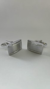 Spinki do mankietów srebrne matowe z aplikacjami o diamentowym szlifie