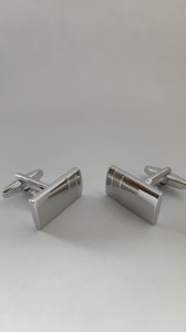 Spinki do mankietów srebrne z połyskiem z matową aplikacją