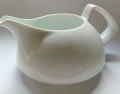 Rosenthal mlecznik z białej porcelany seria Studio Line TAC Gropius, projekt Walter Gropius 1969r