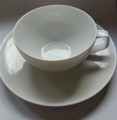 Rosenthal filiżanka ze spodkiem z białej porcelany seria Studio Line TAC Gropius, projekt Walter Gropius 