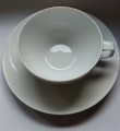 Rosenthal filiżanka ze spodkiem z białej porcelany seria Studio Line TAC Gropius, projekt Walter Gropius 